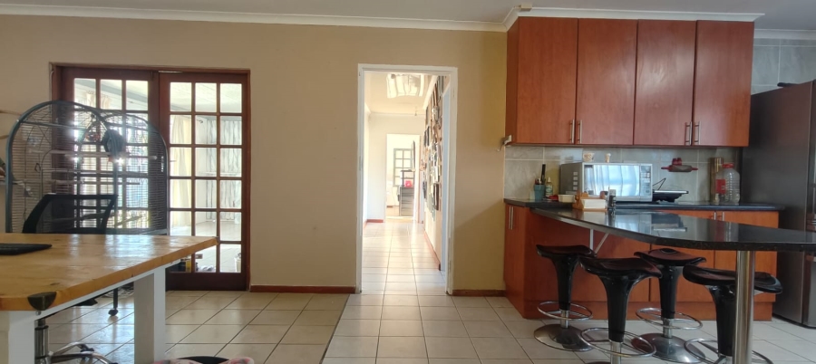 To Let 3 Bedroom Property for Rent in Overbaakens Eastern Cape